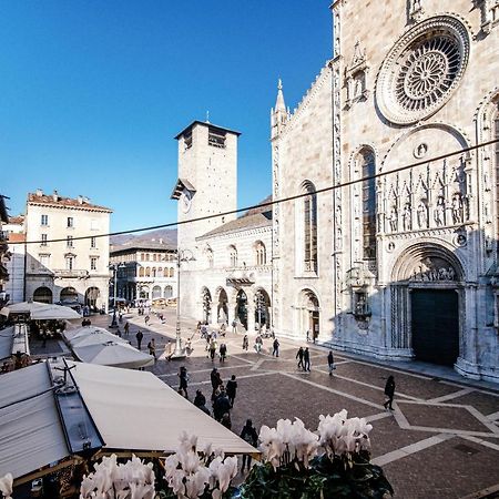 Апартаменты La Finestra Sul Duomo - The House Of Travelers Комо Экстерьер фото