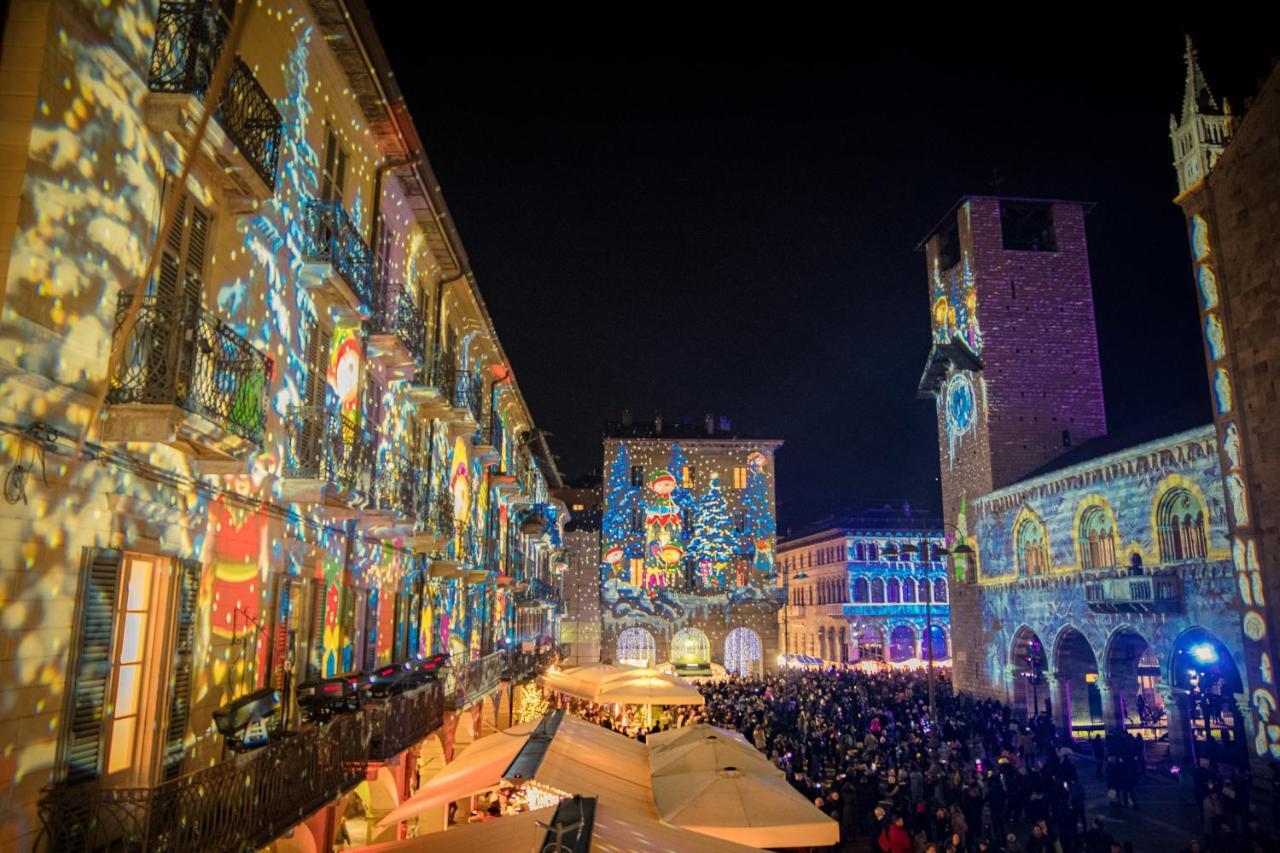 Апартаменты La Finestra Sul Duomo - The House Of Travelers Комо Экстерьер фото