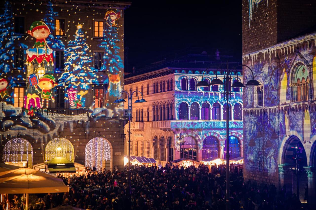 Апартаменты La Finestra Sul Duomo - The House Of Travelers Комо Экстерьер фото