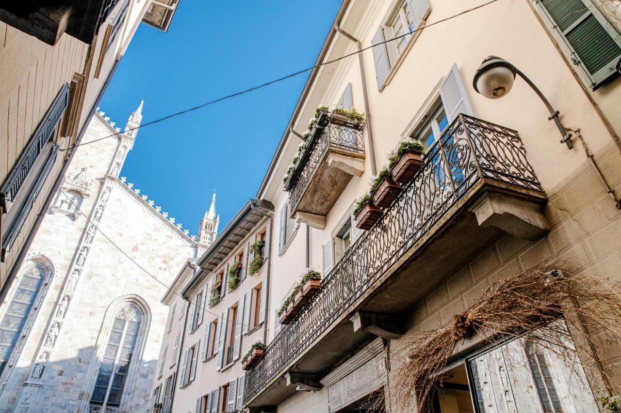 Апартаменты La Finestra Sul Duomo - The House Of Travelers Комо Экстерьер фото